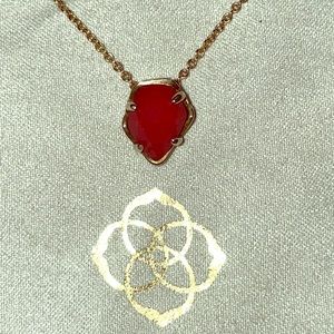 Kendra Scott necklace